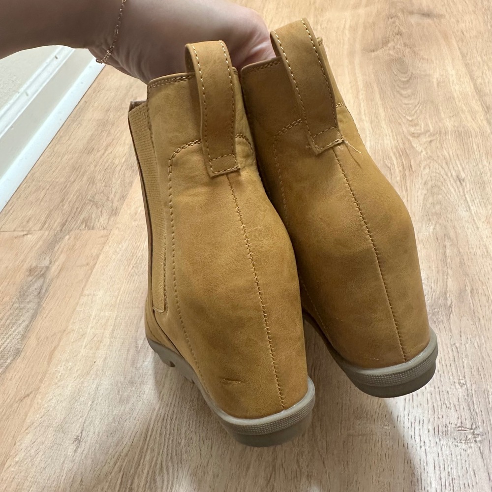 Athlefit | Women's Hidden Wedge Ankle Boots Tan Chelsea Lug Sole Boot Shoe, 9.5 - Picture 5 of 8
